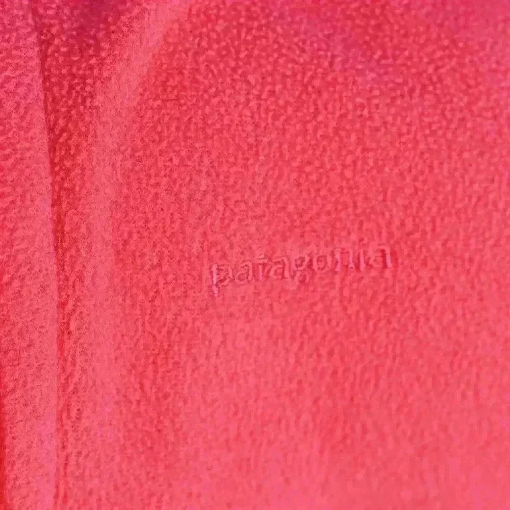 Girls Patagonia Size M Pink lightweight fleece hooded jacket with pockets